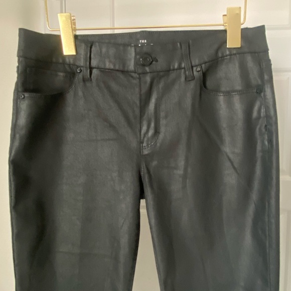 White House Black Market Black Straight Crop Pants. - Picture 2 of 13